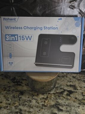 3-in-1 15W Wireless Charging Station — Black